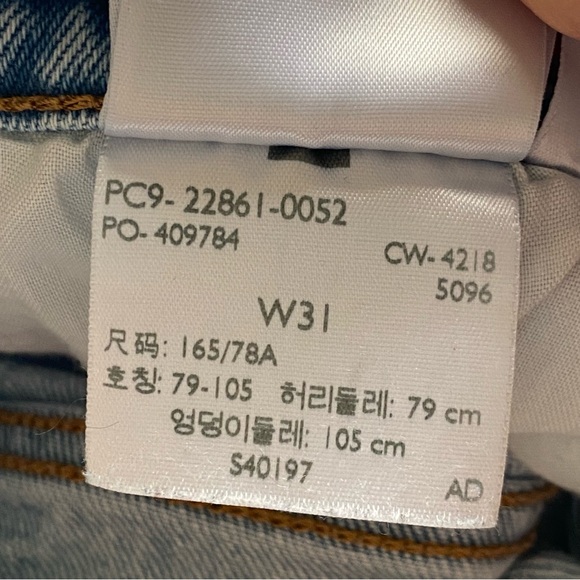 Levis Premium Wedgie Icon Straight Jeans Woman 31 Light Wash High Rise FLAW - Picture 12 of 16